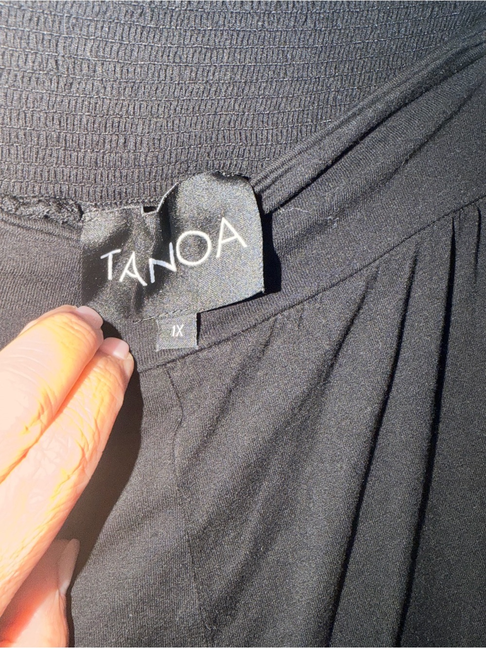 Tanoa 2 dresses, 2 pants, and 1 top. Take it all!! - Picture 6 of 16